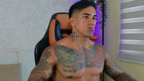 Snapshot of chris_reilly chatting on March 12, 2025, 9:35 pm chris reilly online show from March 12, 2025, 9:35 pm