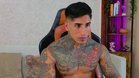 Snapshot of chris_reilly chatting on January 16, 2026, 10:36 pm chris reilly online show from January 16, 2026, 10:36 pm