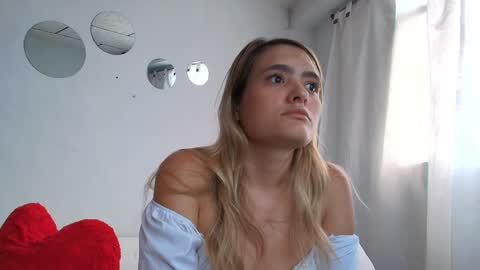 Snapshot of chris_sharon2023 chatting on February 1, 2025, 10:13 pm Yarixa online show from February 1, 2025, 10:13 pm