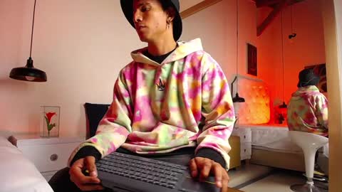 Chris Weell online show from January 4, 2025, 11:59 pm