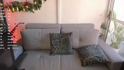 Im Chirs IM MODEL INDEPENDT online show from December 9, 2024, 9:26 pm