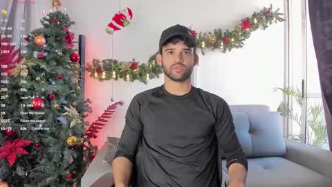 Im Chirs IM MODEL INDEPENDT online show from December 10, 2024, 9:33 pm