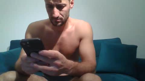 Snapshot of chrisaron chatting on November 28, 2025, 5:21 am chrisaron online show from November 28, 2025, 5:21 am