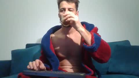 Snapshot of chrisaron chatting on December 3, 2025, 4:20 am chrisaron online show from December 3, 2025, 4:20 am