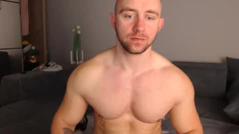 Snapshot of chrisbigbiceps chatting on January 13, 2025, 6:49 am chrisbigbiceps online show from January 13, 2025, 6:49 am