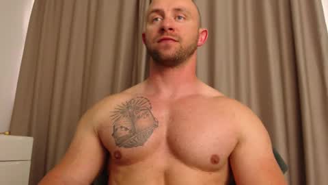 Snapshot of chrisbigbiceps chatting on June 1, 2026, 3:03 pm chrisbigbiceps online show from June 1, 2026, 3:03 pm
