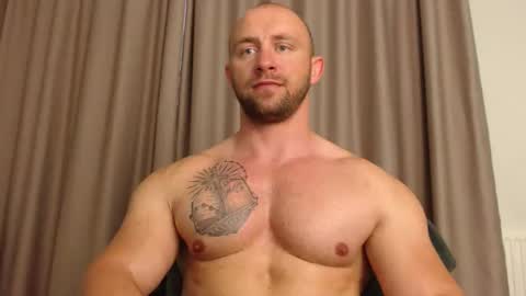 Snapshot of chrisbigbiceps chatting on June 4, 2026, 5:30 pm chrisbigbiceps online show from June 4, 2026, 5:30 pm