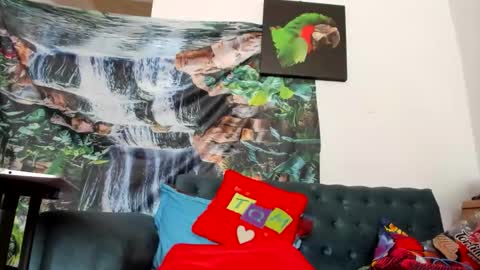 chriss_evanss_ online show from November 19, 2025, 8:53 pm