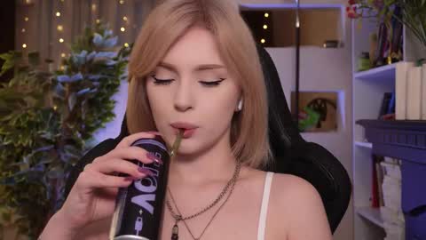 Snapshot of chriss_foxx chatting on February 28, 2026, 3:24 pm chriss_foxx online show from February 28, 2026, 3:24 pm