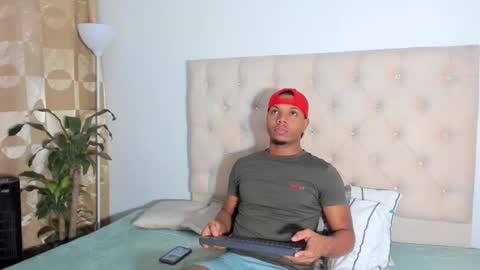 Snapshot of chriss_vall chatting on February 6, 2026, 12:59 am Chriss Vall online show from February 6, 2026, 12:59 am