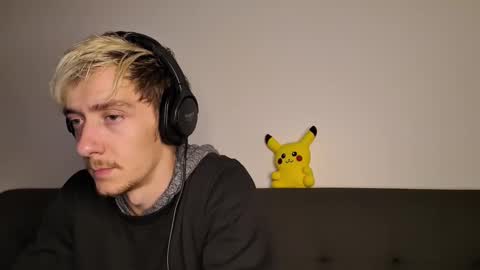 Christopher online show from October 20, 2025, 12:33 am