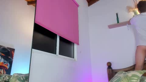 Hi dont forguet to follow me    online show from October 17, 2025, 7:44 am