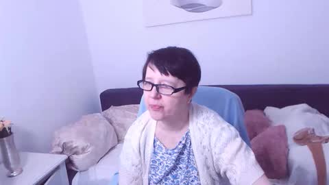 Snapshot of christarose chatting on February 1, 2026, 3:32 pm Christa online show from February 1, 2026, 3:32 pm