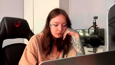 Snapshot of christelduffany chatting on March 5, 2026, 9:38 am Kristi online show from March 5, 2026, 9:38 am