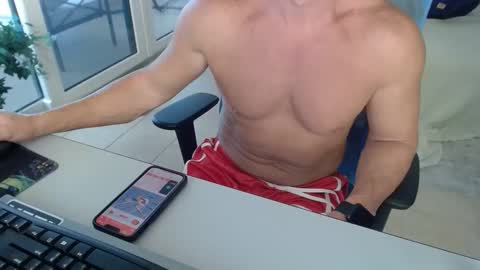 Snapshot of christiano1977 chatting on October 25, 2025, 2:35 pm Michael USA online show from October 25, 2025, 2:35 pm