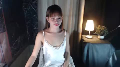 Snapshot of christin_gray chatting on September 17, 2025, 3:19 am christin_gray online show from September 17, 2025, 3:19 am