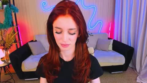 christinaconteeree online show from October 13, 2025, 8:20 pm