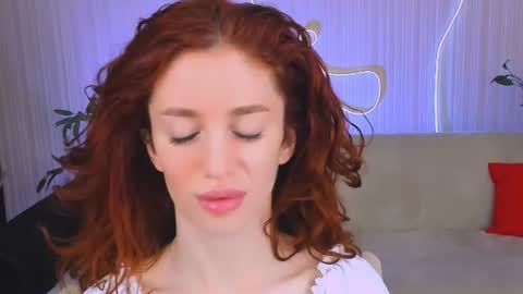 christinaconteeree online show from June 24, 2026, 7:35 pm