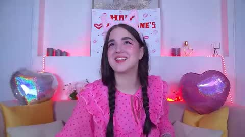 Christina online show from February 14, 2025, 9:43 pm