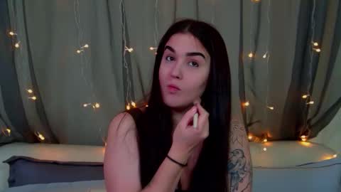 Christina online show from November 15, 2025, 6:48 pm