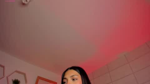 Christine  online show from September 11, 2025, 12:05 pm