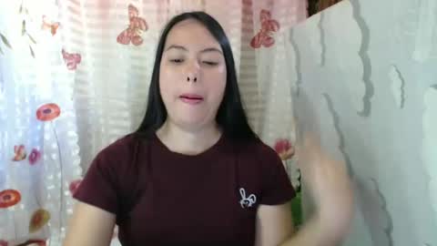 Snapshot of christine_scott chatting on December 4, 2024, 1:36 am christine_scott online show from December 4, 2024, 1:36 am