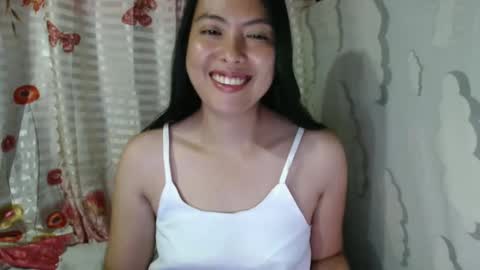 Snapshot of christine_scott chatting on January 2, 2025, 11:52 am christine_scott online show from January 2, 2025, 11:52 am