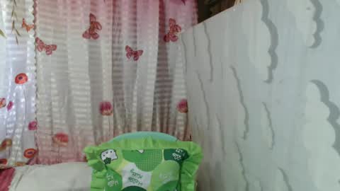 Snapshot of christine_scott chatting on February 15, 2025, 1:31 am christine_scott online show from February 15, 2025, 1:31 am