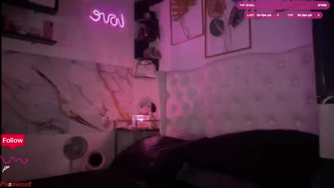 Snapshot of christinee_star chatting on October 24, 2025, 10:33 am christine online show from October 24, 2025, 10:33 am