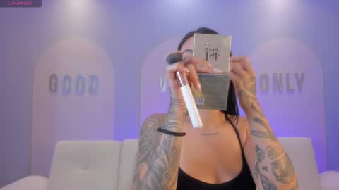 Christine Ford online show from November 15, 2025, 12:23 pm