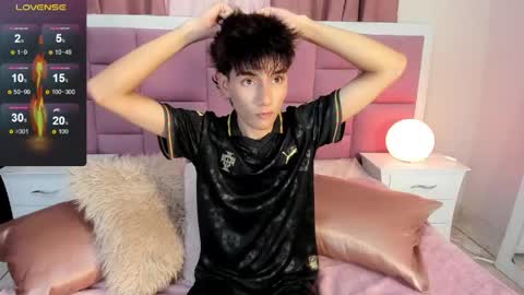 Snapshot of christopher_robin4 chatting on May 16, 2026, 7:23 pm Chris online show from May 16, 2026, 7:23 pm