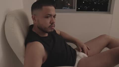 Snapshot of christopherdav chatting on November 18, 2025, 1:00 am Chris online show from November 18, 2025, 1:00 am