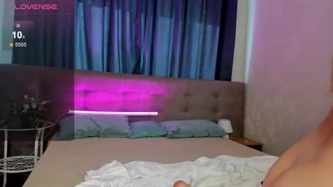 Snapshot of christy_little chatting on February 17, 2025, 7:04 am hristy3 online show from February 17, 2025, 7:04 am