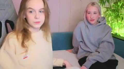 Snapshot of chrome_heartz chatting on February 7, 2026, 2:54 pm EvaBlonde TayaBrunette EliieBlack hair online show from February 7, 2026, 2:54 pm