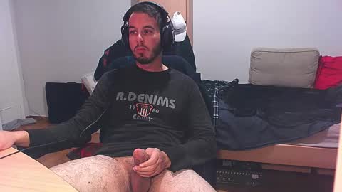 Chromefox123 online show from December 15, 2025, 7:29 pm