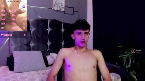 Snapshot of chrristopher77 chatting on December 15, 2025, 8:29 am chrristopher77 online show from December 15, 2025, 8:29 am