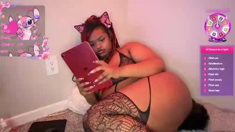 Snapshot of chubbeedweeb chatting on October 30, 2025, 4:03 am EmberEssence online show from October 30, 2025, 4:03 am