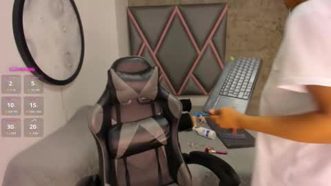 Snapshot of chubby_sexy_ chatting on September 14, 2025, 12:48 pm Saray online show from September 14, 2025, 12:48 pm