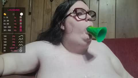 kenli online show from November 24, 2025, 2:22 am