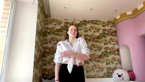 Eva online show from May 19, 2026, 2:01 pm
