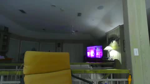 chuck354139 online show from December 5, 2024, 7:05 am