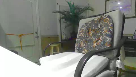 chuck354139 online show from February 13, 2025, 11:39 am