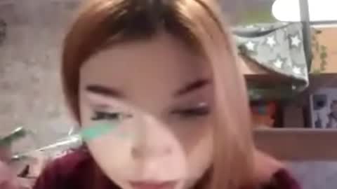 Snapshot of cicelylohry chatting on October 18, 2025, 8:59 am Hello Eva here Help me to make 100 thumbs up 333 online show from October 18, 2025, 8:59 am