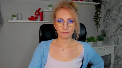 Cinderella online show from March 19, 2026, 6:39 am