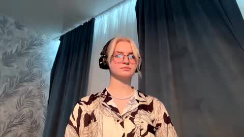 Cindi online show from November 14, 2025, 5:33 pm