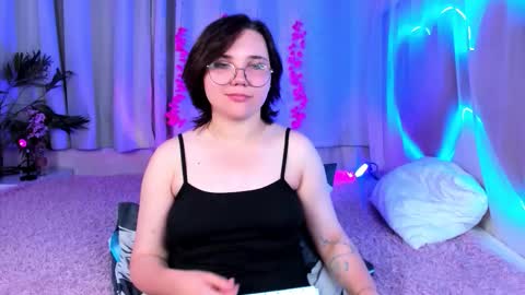 Snapshot of cinemagirl chatting on September 25, 2025, 2:54 pm Lily online show from September 25, 2025, 2:54 pm