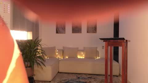 Snapshot of cinnamon__criss chatting on February 6, 2026, 2:05 am cinnamon__criss online show from February 6, 2026, 2:05 am