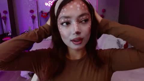 cinnamon_bite online show from December 14, 2025, 12:43 pm