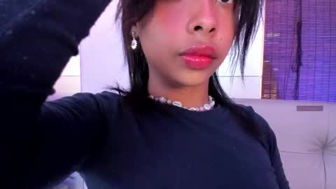 Snapshot of cinnamon_kyla chatting on March 3, 2025, 5:29 pm cinnamon_kyla online show from March 3, 2025, 5:29 pm