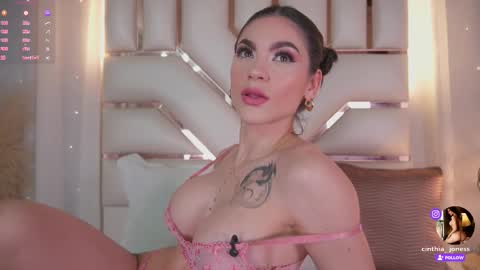 Snapshot of cinthia_jones2 chatting on February 10, 2026, 5:11 am Cinthia online show from February 10, 2026, 5:11 am